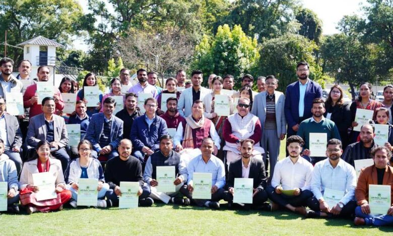 मुख्यमंत्री ने सहायक लेखाकार के पद पर चयनित 67 अभ्यर्थियों को नियुक्ति पत्र किए वितरित मुख्यमंत्री ने सहायक लेखाकार के पद पर चयनित 67 अभ्यर्थियों को नियुक्ति पत्र किए वितरित