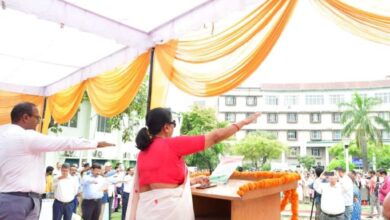 मुख्य सचिव ने अधिकारियों / कार्मिकों को मताधिकार की शपथ दिलायी
