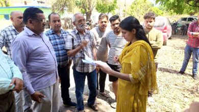 डीएम ने ग्रामीणों की समस्याओं को सुना
