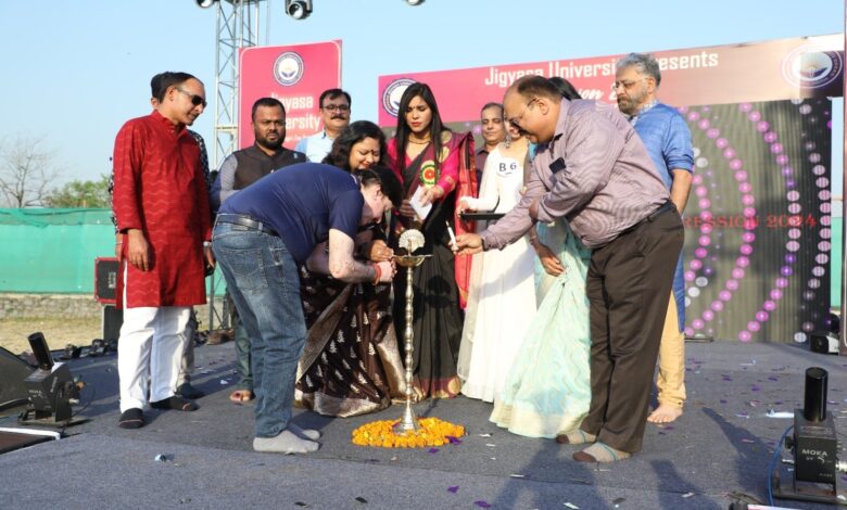 जिज्ञासा विश्वविद्यालय ने किया सांस्कृतिक कार्यक्रम का आयोजन जिज्ञासा विश्वविद्यालय ने किया सांस्कृतिक कार्यक्रम का आयोजन
