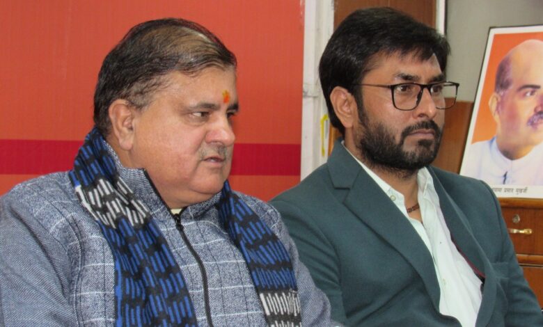 भाजपा पांचों सीट और कांग्रेस नए बहाने तलाशने जा रही है : भट्ट भाजपा पांचों सीट और कांग्रेस नए बहाने तलाशने जा रही है : भट्ट