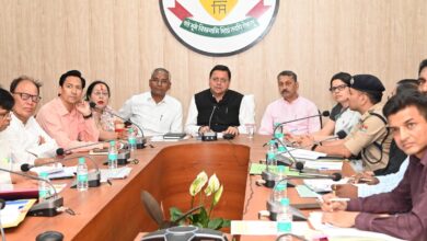 सीएम ने लगाई वनाधिकारियों के अवकाश पर रोक