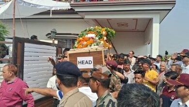 नम आंखों से दी शहीद मेजर को श्रद्धांजलि