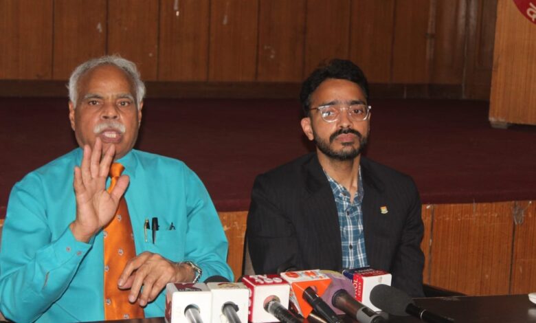 निःशुल्क जन जागरूकता व्याख्यानों का आयोजन : डॉ. संजय निःशुल्क जन जागरूकता व्याख्यानों का आयोजन : डॉ. संजय