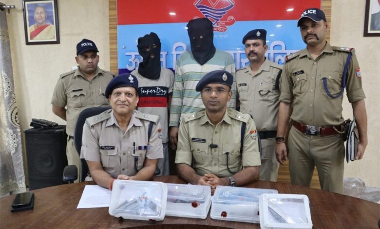पुलिस ने किया डीजल चोरी मामले में दो को गिरफ्तार पुलिस ने किया डीजल चोरी मामले में दो को गिरफ्तार
