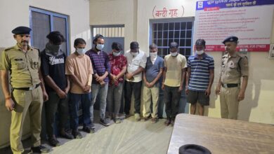 सड़क पर गुंडई दिखाना युवकों को पड़ा भारी