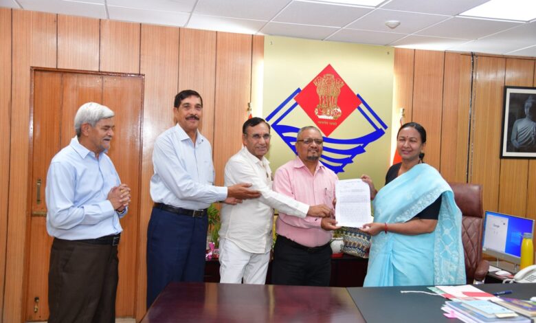 समन्वय समिति ने सौपा मुख्य सचिव को ज्ञापन समन्वय समिति ने सौपा मुख्य सचिव को ज्ञापन
