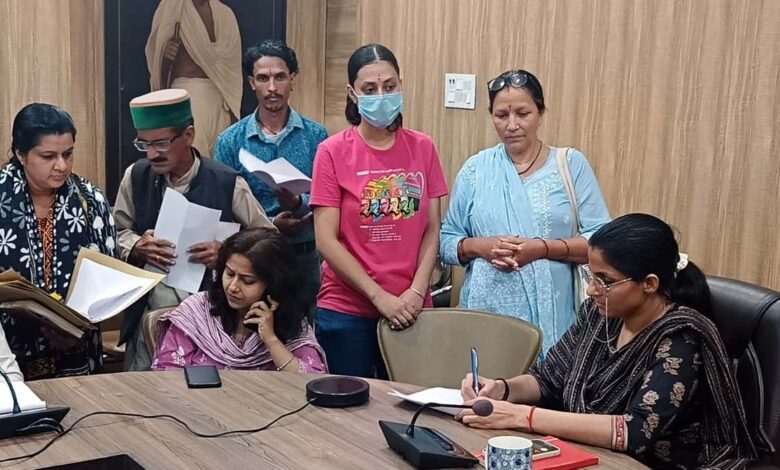 जनसुनवाई में प्राप्त हुई 112 शिकायत जनसुनवाई में प्राप्त हुई 112 शिकायत