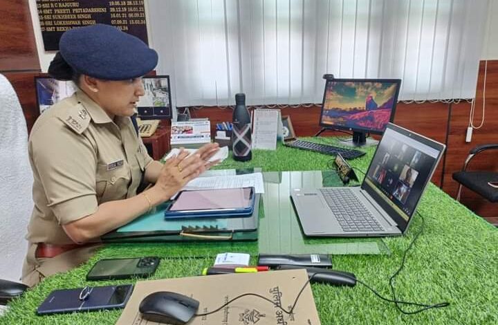 नए कानूनों को लागू करने के लिए पिथौरागढ़ पुलिस ने कसी कमर नए कानूनों को लागू करने के लिए पिथौरागढ़ पुलिस ने कसी कमर