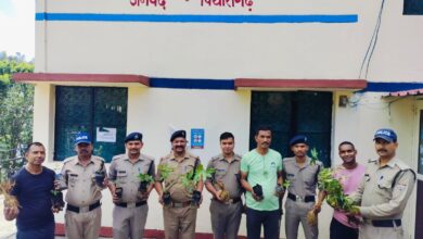 पिथौरागढ़ पुलिस ने किया वृक्षारोपण