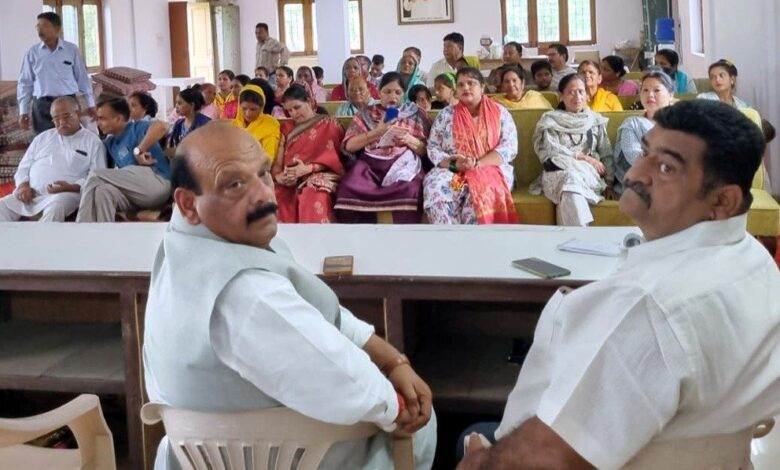 उत्तराखंड राज्य को बनाने में महिलाओं ने सशक्त भूमिका निभाई उत्तराखंड राज्य को बनाने में महिलाओं ने सशक्त भूमिका निभाई