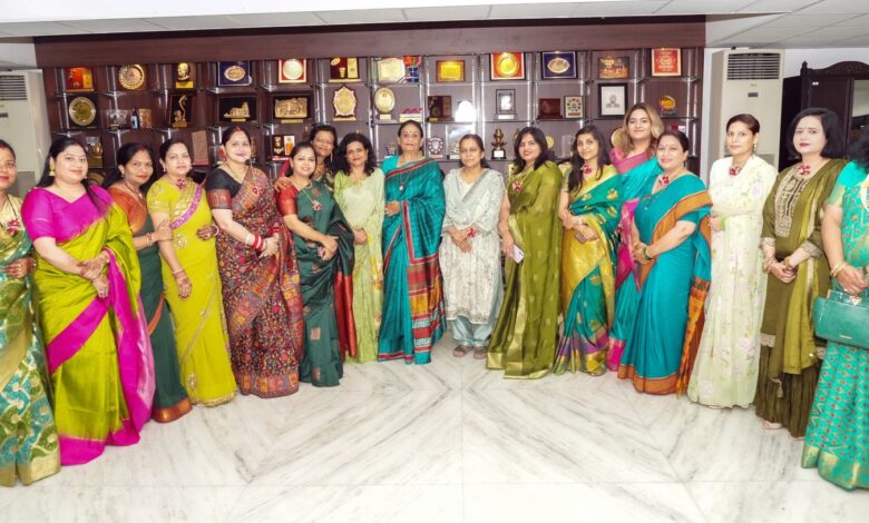हरियाली तीज के अवसर पर राजभवन में आयोजित हुआ विशेष कार्यक्रम हरियाली तीज के अवसर पर राजभवन में आयोजित हुआ विशेष कार्यक्रम
