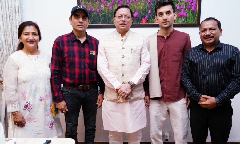 मुख्यमंत्री से की बैडमिंटन खिलाड़ी लक्ष्य सेन ने मुलाकात मुख्यमंत्री से की बैडमिंटन खिलाड़ी लक्ष्य सेन ने मुलाकात