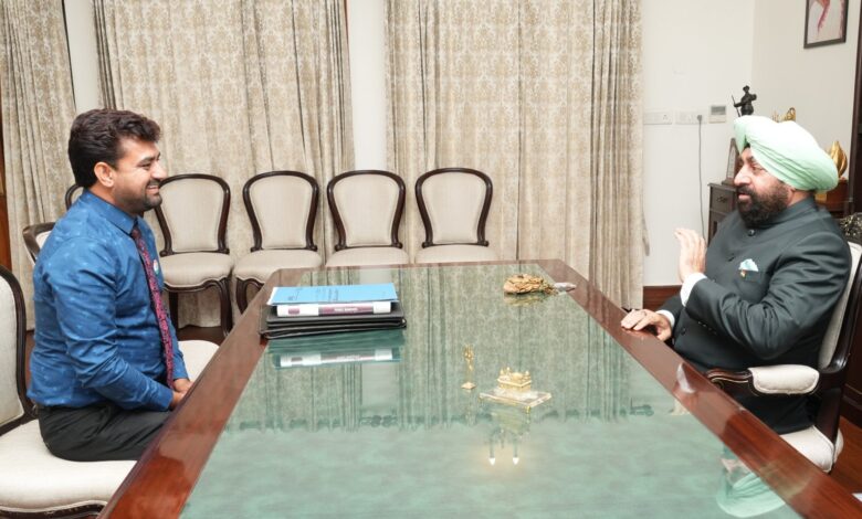 वंदे मातरम ट्रेनिंग एजुकेशन फाउंडेशन के अध्यक्ष ने की राज्यपाल से मुलाकात वंदे मातरम ट्रेनिंग एजुकेशन फाउंडेशन के अध्यक्ष ने की राज्यपाल से मुलाकात