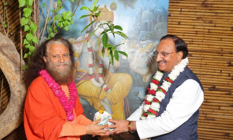 अंत्योदय का सिद्धांत समाज के सबसे पीछे खड़े व्यक्तियों के उत्थान पर केंद्रित अंत्योदय का सिद्धांत समाज के सबसे पीछे खड़े व्यक्तियों के उत्थान पर केंद्रित