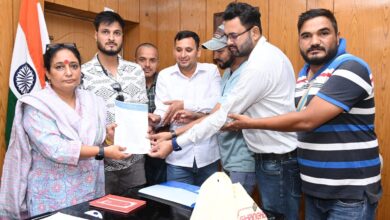 उत्तराखंड जल संस्थान संविदा श्रमिक संघ के पदाधिकारियाें ने की विधानसभा अध्यक्ष से मुलाकात