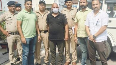 चचेरे भाई का हत्यारा गिरफ्तार, तमंचा व कारतूस बरामद