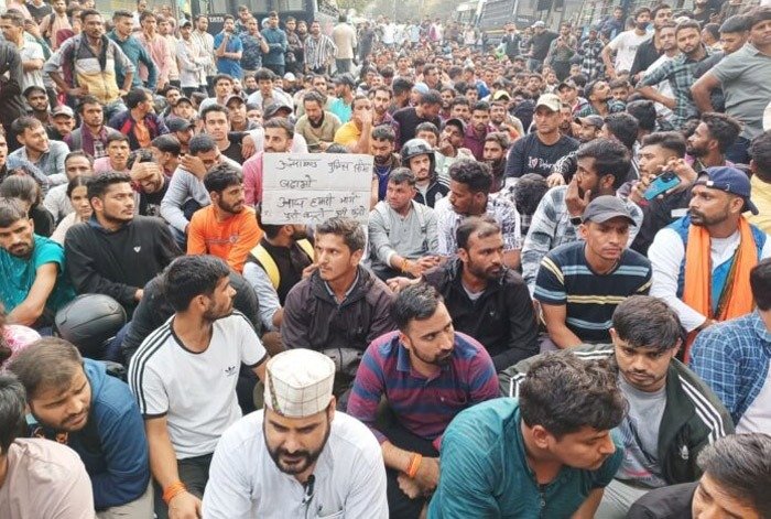 उत्तराखण्ड बेरोजगार संघ ने किया मुख्यमंत्री आवास कूच उत्तराखण्ड बेरोजगार संघ ने किया मुख्यमंत्री आवास कूच