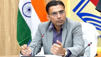 मरीजों की समझें पीड़ा, सरकारी चिकित्सालयों में अनावश्यक रेफरल स्वीकार नहीः डीएम