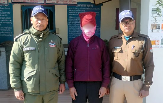 पुलिस की बड़ी कामयाबी: दो साल से फरार वारंटी को पंजाब से किया गिरफ्तार पुलिस की बड़ी कामयाबी: दो साल से फरार वारंटी को पंजाब से किया गिरफ्तार