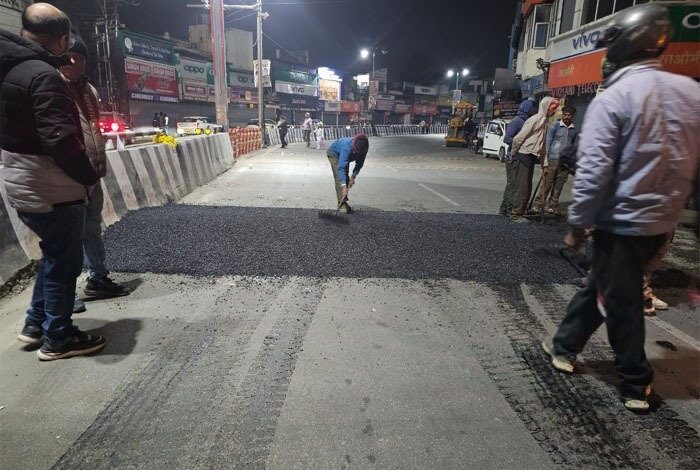 सड़क सुरक्षा मानक के अनुरूप किये जा रहे सभी कार्य सड़क सुरक्षा मानक के अनुरूप किये जा रहे सभी कार्य