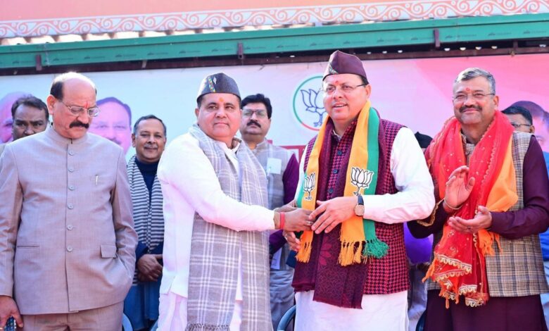 अभिनंदन कार्यक्रम में सम्मिलित हुये मुख्यमंत्री अभिनंदन कार्यक्रम में सम्मिलित हुये मुख्यमंत्री