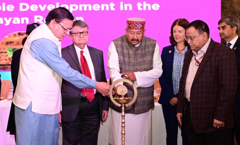 जलवायु परिवर्तन की चुनौतियों से निपटने के लिए बनेगी कार्ययोजना : सीएम जलवायु परिवर्तन की चुनौतियों से निपटने के लिए बनेगी कार्ययोजना : सीएम